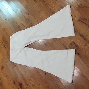 White ankle flares💚